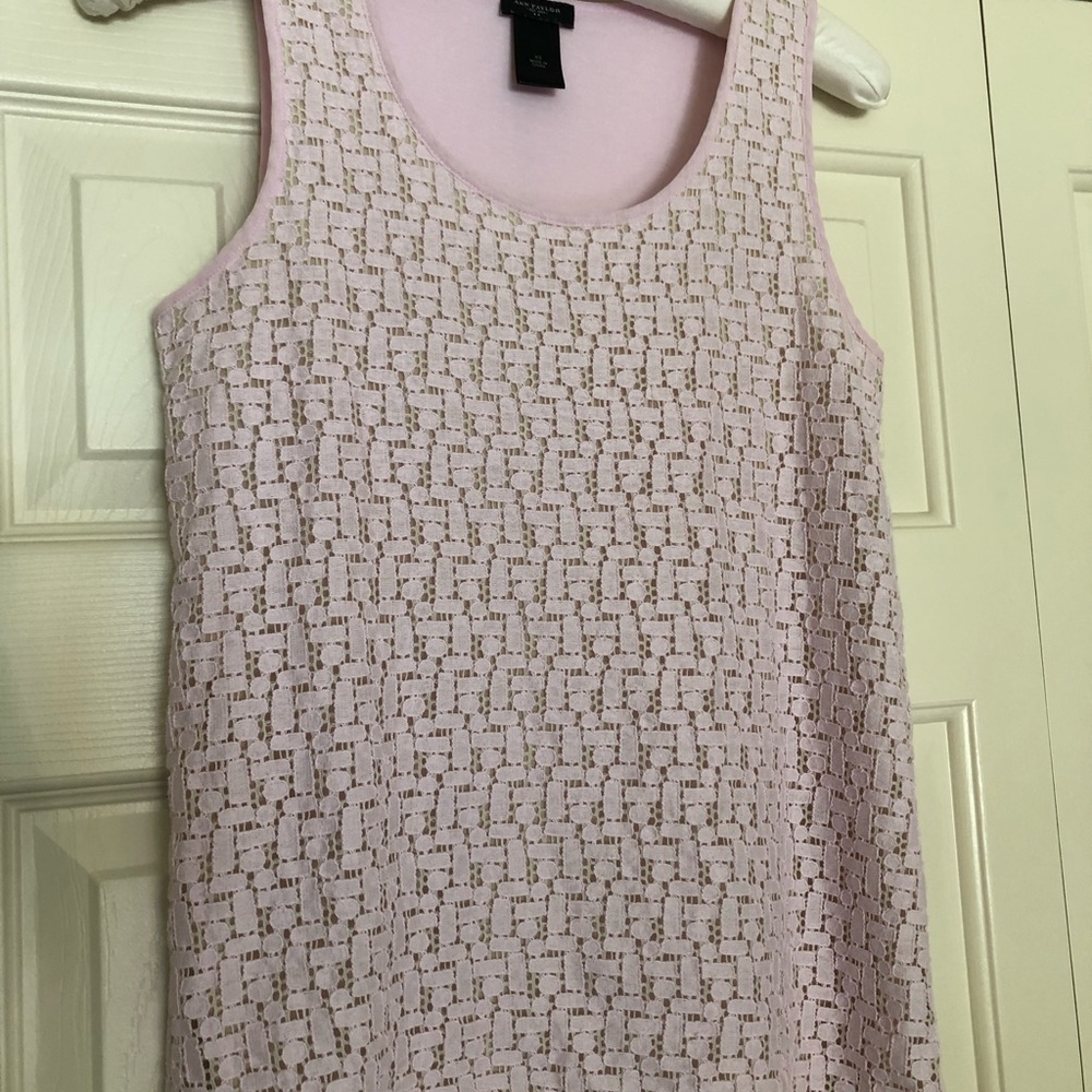 🎈Ann Taylor Lace Tank